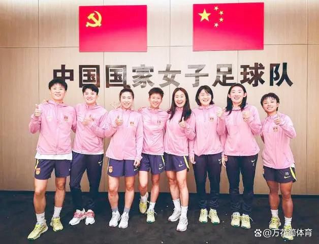 壮汉被绑在机器上榨精
